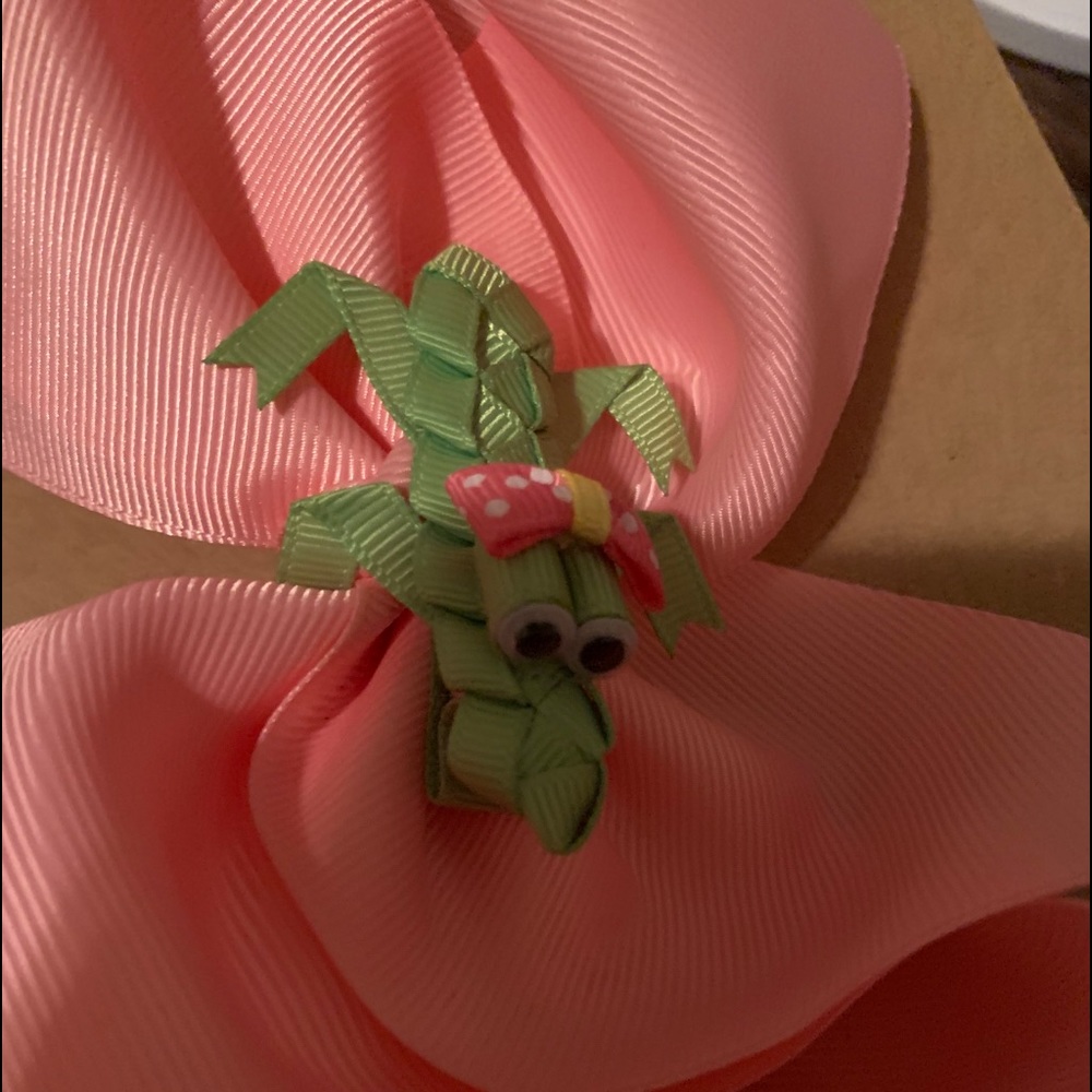 Girls alligator ribbon sculpture hairbow